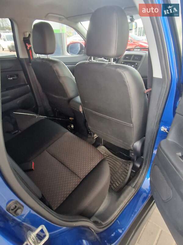 Внедорожник / Кроссовер Mitsubishi Outlander Sport 2017 в Кременчуге