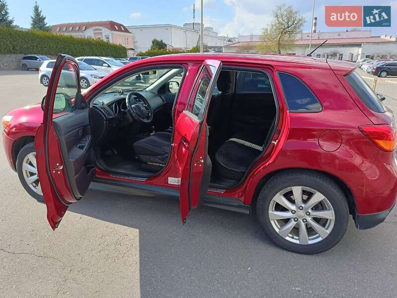 Внедорожник / Кроссовер Mitsubishi Outlander Sport 2014 в Кременчуге