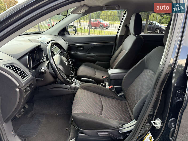 Внедорожник / Кроссовер Mitsubishi Outlander Sport 2016 в Киеве