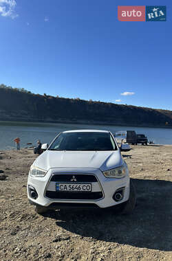 Внедорожник / Кроссовер Mitsubishi Outlander Sport 2015 в Киеве