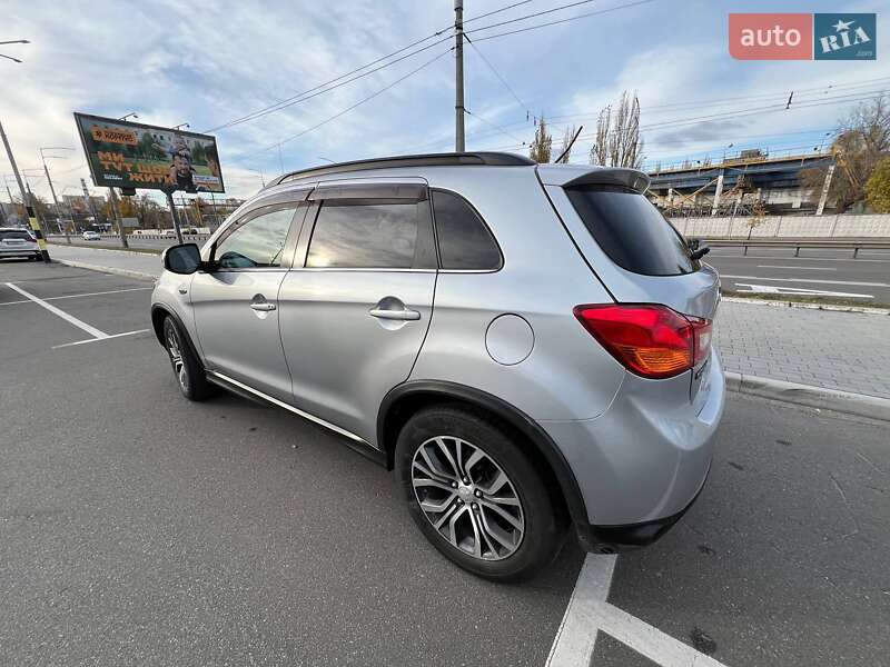 Внедорожник / Кроссовер Mitsubishi Outlander Sport 2016 в Киеве фото 8 Внедорожник / Кроссовер Mitsubishi Outlander Sport 2016 в Киеве