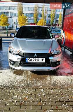 Внедорожник / Кроссовер Mitsubishi Outlander Sport 2016 в Киеве