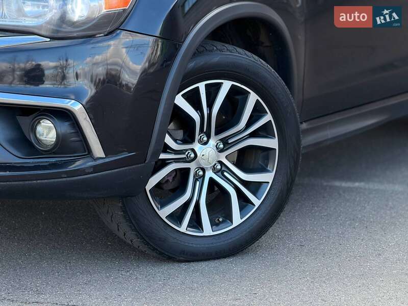 Позашляховик / Кросовер Mitsubishi Outlander Sport 2016 в Кривому Розі