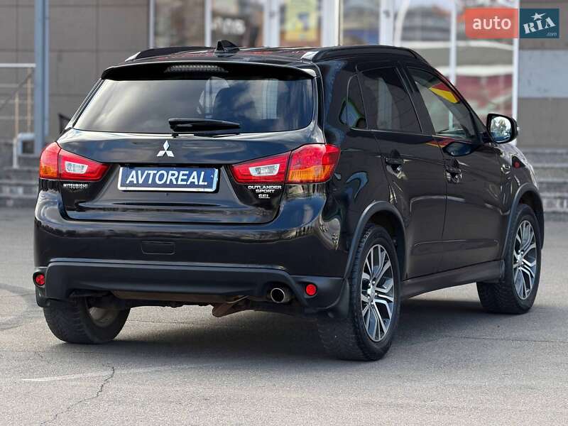 Позашляховик / Кросовер Mitsubishi Outlander Sport 2016 в Кривому Розі