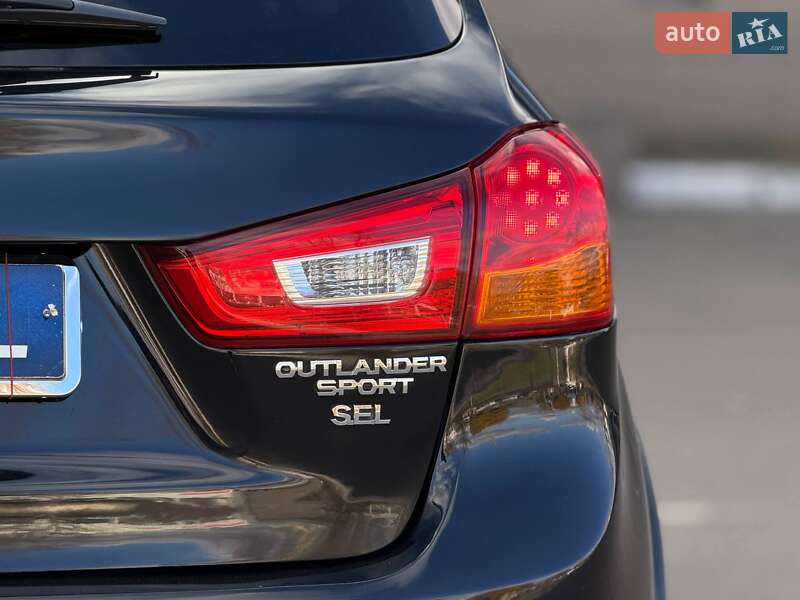 Позашляховик / Кросовер Mitsubishi Outlander Sport 2016 в Кривому Розі