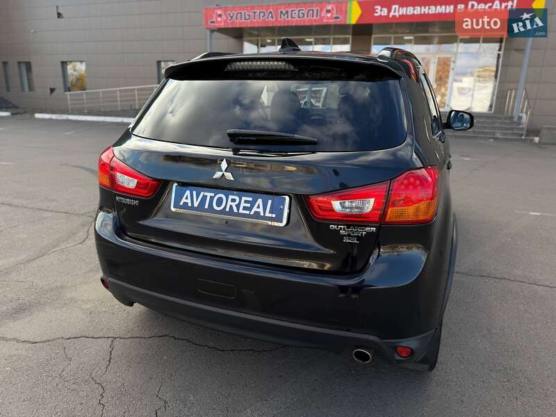 Позашляховик / Кросовер Mitsubishi Outlander Sport 2016 в Кривому Розі
