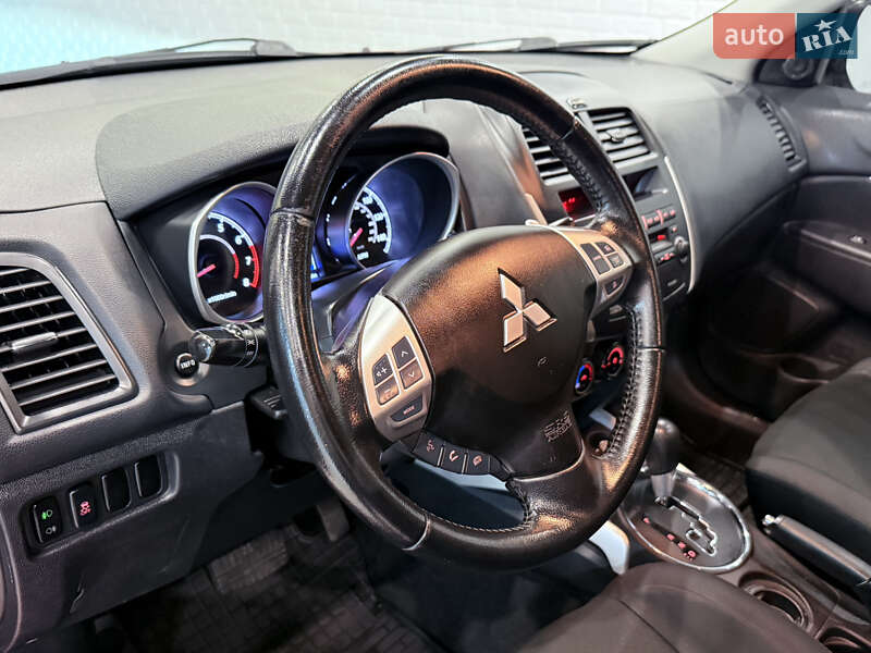Внедорожник / Кроссовер Mitsubishi Outlander Sport 2014 в Одессе