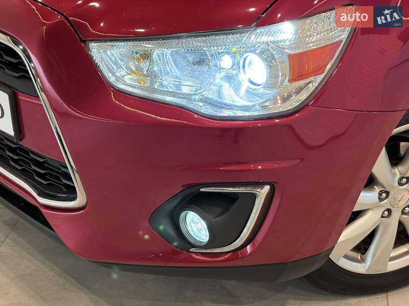 Внедорожник / Кроссовер Mitsubishi Outlander Sport 2014 в Одессе