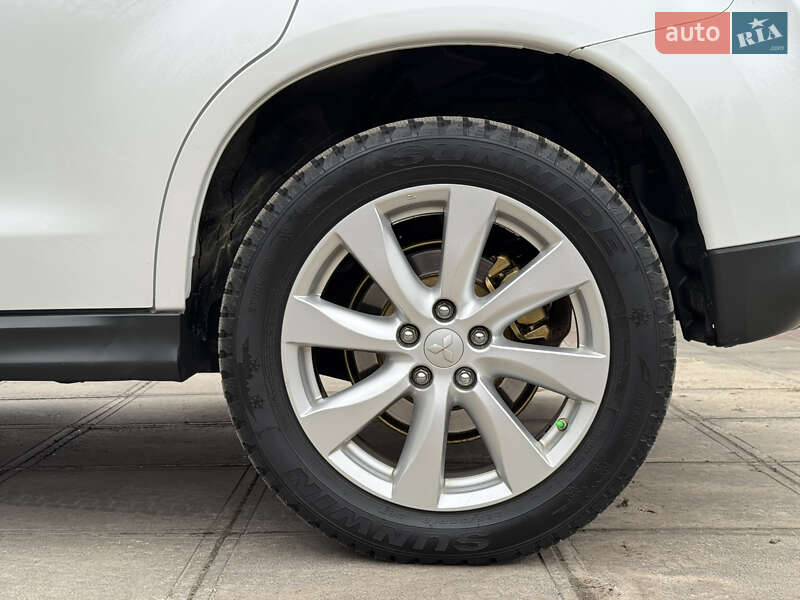 Позашляховик / Кросовер Mitsubishi Outlander Sport 2013 в Смілі