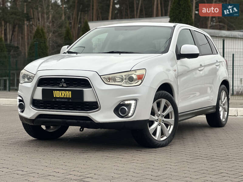 Внедорожник / Кроссовер Mitsubishi Outlander Sport 2015 в Киеве