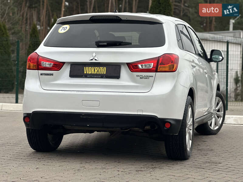 Внедорожник / Кроссовер Mitsubishi Outlander Sport 2015 в Киеве