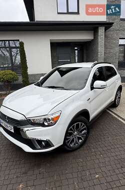 Внедорожник / Кроссовер Mitsubishi Outlander Sport 2019 в Ирпене