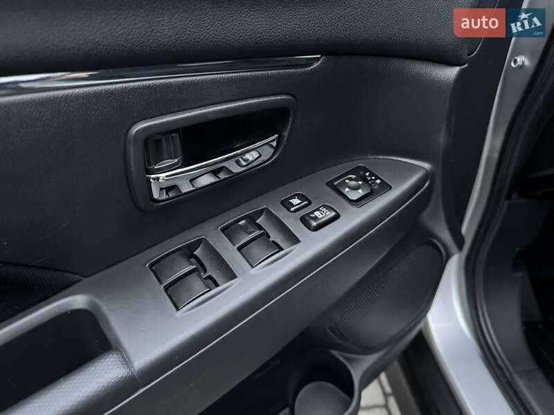 Внедорожник / Кроссовер Mitsubishi Outlander Sport 2023 в Запорожье