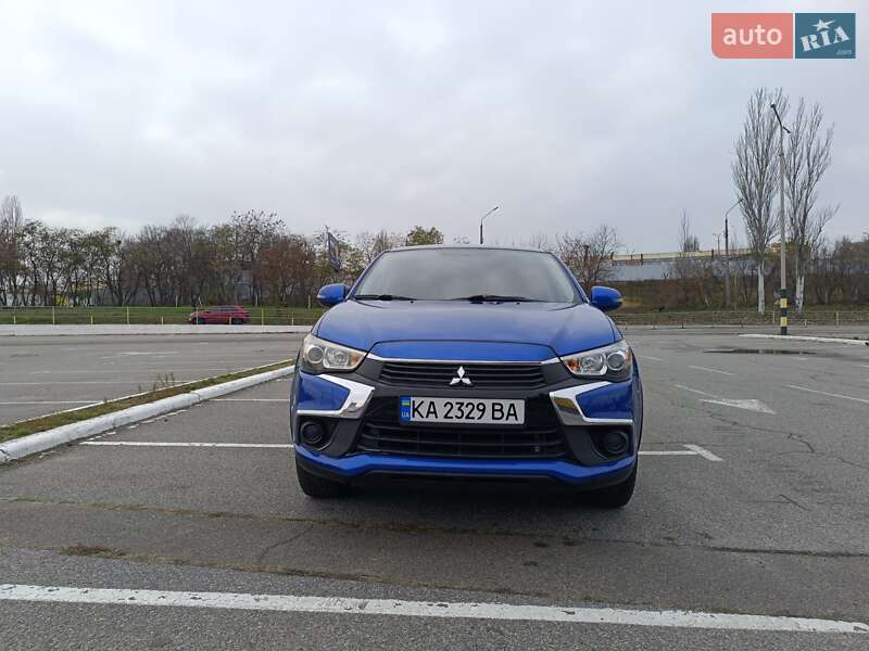 Внедорожник / Кроссовер Mitsubishi Outlander Sport 2017 в Киеве