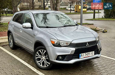 Внедорожник / Кроссовер Mitsubishi Outlander Sport 2016 в Черновцах