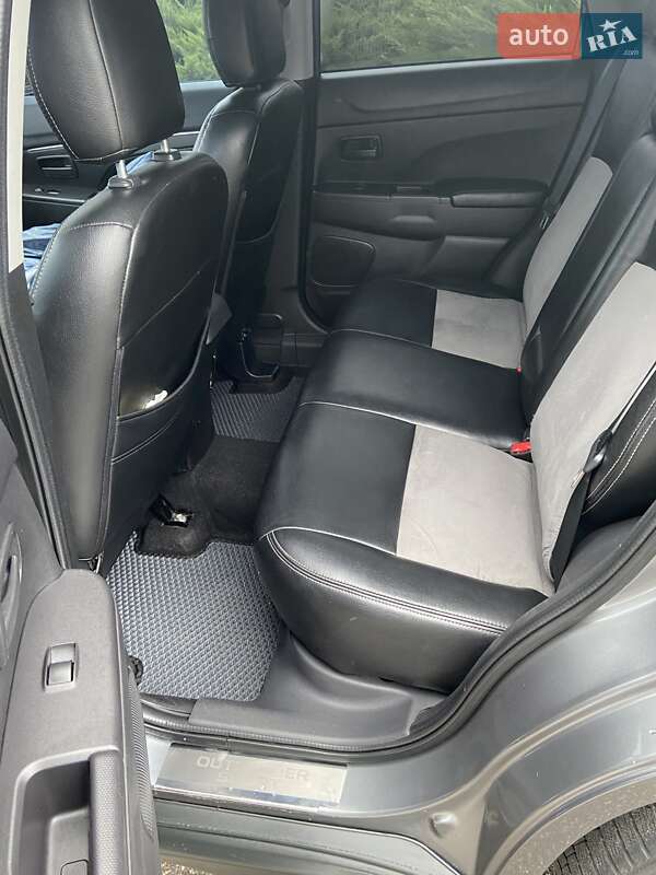 Внедорожник / Кроссовер Mitsubishi Outlander Sport 2015 в Николаеве фото 10 Внедорожник / Кроссовер Mitsubishi Outlander Sport 2015 в Николаеве