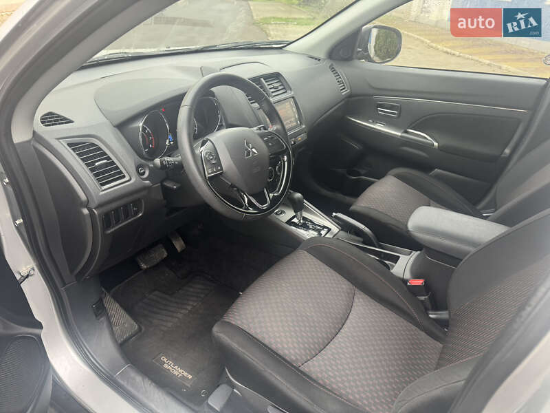 Внедорожник / Кроссовер Mitsubishi Outlander Sport 2018 в Николаеве фото 8 Внедорожник / Кроссовер Mitsubishi Outlander Sport 2018 в Николаеве