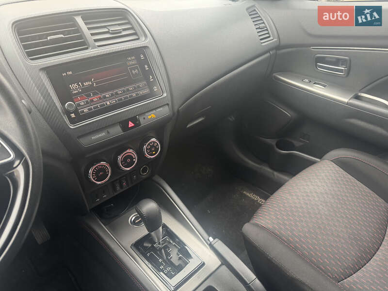 Внедорожник / Кроссовер Mitsubishi Outlander Sport 2018 в Николаеве фото 13 Внедорожник / Кроссовер Mitsubishi Outlander Sport 2018 в Николаеве