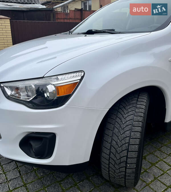 Внедорожник / Кроссовер Mitsubishi Outlander Sport 2015 в Умани