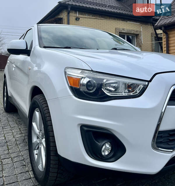Внедорожник / Кроссовер Mitsubishi Outlander Sport 2015 в Умани