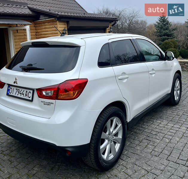 Внедорожник / Кроссовер Mitsubishi Outlander Sport 2015 в Умани