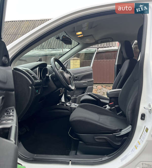 Внедорожник / Кроссовер Mitsubishi Outlander Sport 2015 в Умани