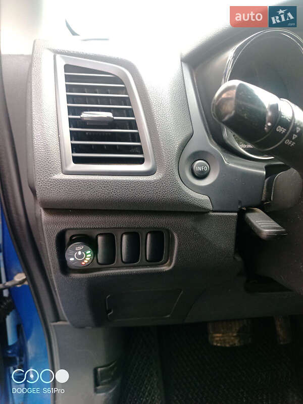 Внедорожник / Кроссовер Mitsubishi Outlander Sport 2018 в Тернополе