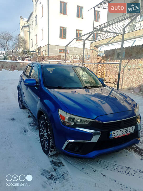 Внедорожник / Кроссовер Mitsubishi Outlander Sport 2018 в Тернополе