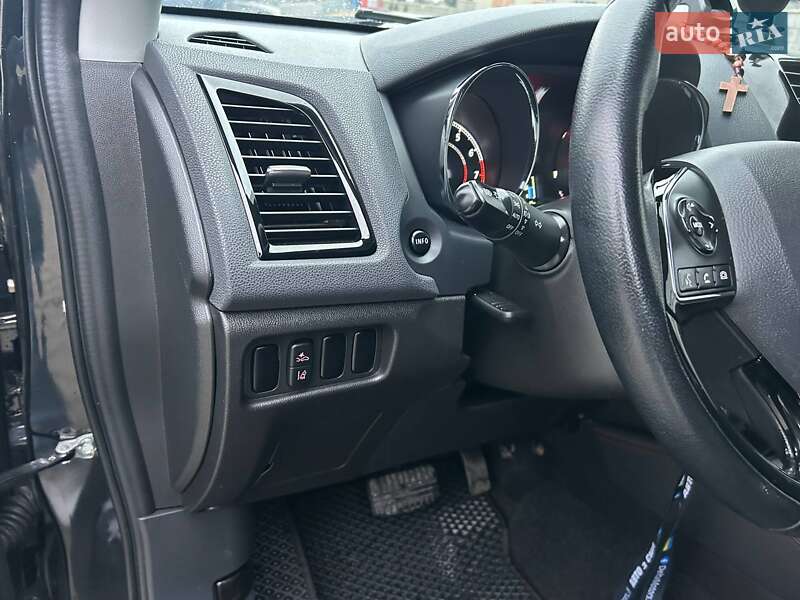 Позашляховик / Кросовер Mitsubishi Outlander Sport 2022 в Івано-Франківську