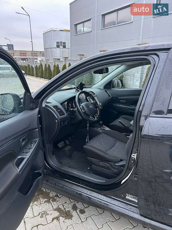 Позашляховик / Кросовер Mitsubishi Outlander Sport 2022 в Івано-Франківську