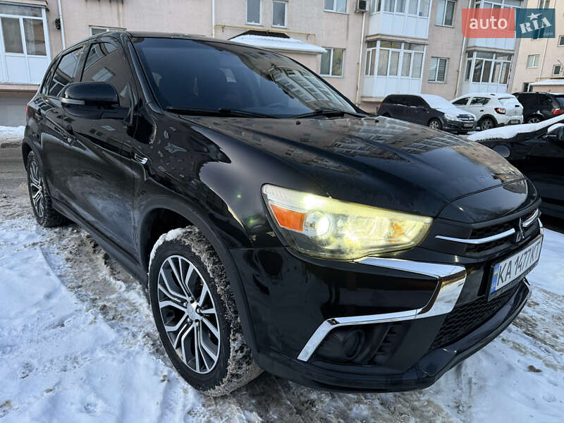 Позашляховик / Кросовер Mitsubishi Outlander Sport 2018 в Києві
