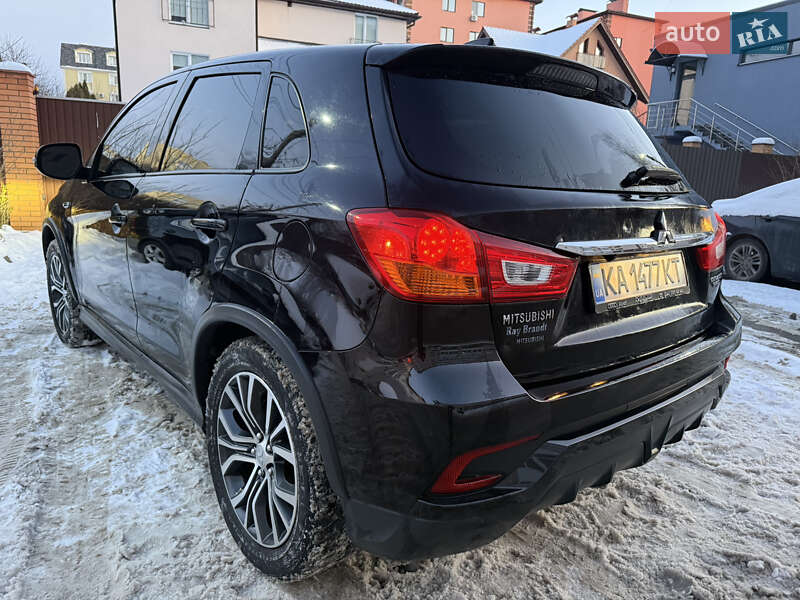 Позашляховик / Кросовер Mitsubishi Outlander Sport 2018 в Києві