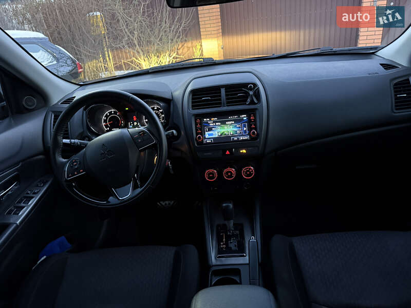 Позашляховик / Кросовер Mitsubishi Outlander Sport 2018 в Києві