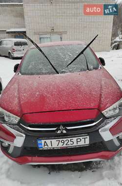 Внедорожник / Кроссовер Mitsubishi Outlander Sport 2018 в Обухове