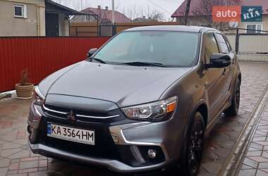 Внедорожник / Кроссовер Mitsubishi Outlander Sport 2018 в Залещиках