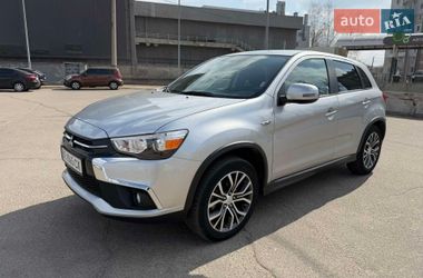 Позашляховик / Кросовер Mitsubishi Outlander Sport 2018 в Миколаєві