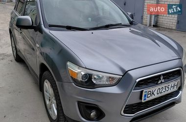Позашляховик / Кросовер Mitsubishi Outlander Sport 2014 в Вараші