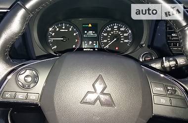 Позашляховик / Кросовер Mitsubishi Outlander XL 2015 в Дніпрі