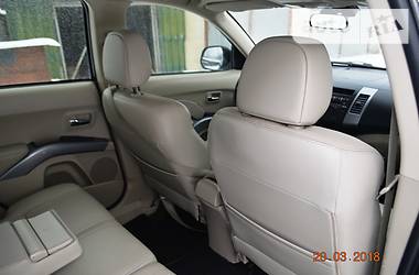 Внедорожник / Кроссовер Mitsubishi Outlander XL 2009 в Ивано-Франковске