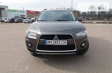 Внедорожник / Кроссовер Mitsubishi Outlander XL 2011 в Житомире