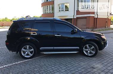 Внедорожник / Кроссовер Mitsubishi Outlander XL 2009 в Ивано-Франковске