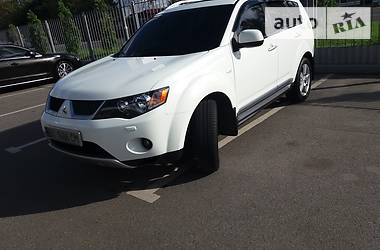 Внедорожник / Кроссовер Mitsubishi Outlander XL 2010 в Шишаки