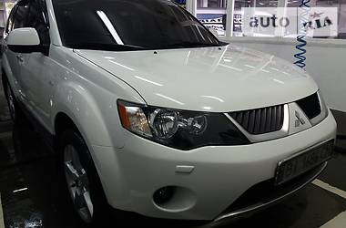 Внедорожник / Кроссовер Mitsubishi Outlander XL 2010 в Шишаки