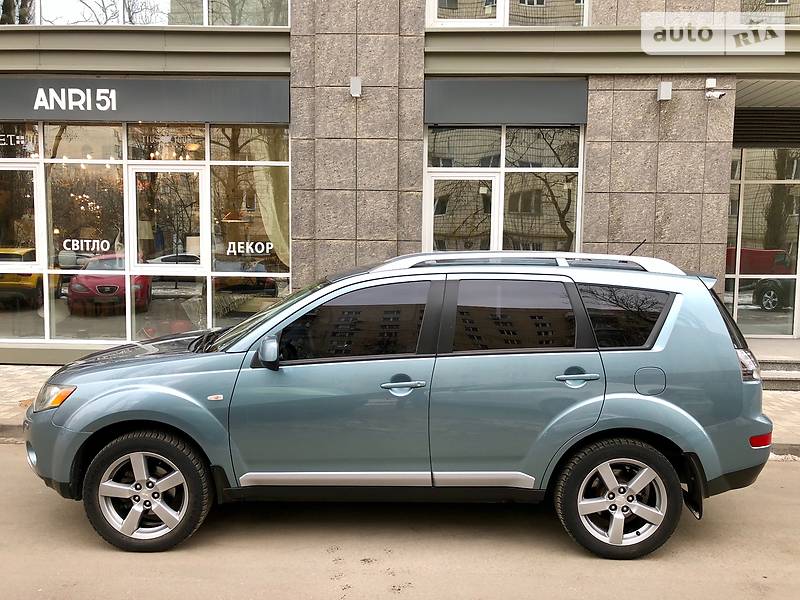 Внедорожник / Кроссовер Mitsubishi Outlander XL 2008 в Киеве