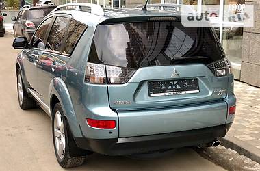 Позашляховик / Кросовер Mitsubishi Outlander XL 2008 в 
