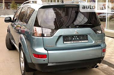 Позашляховик / Кросовер Mitsubishi Outlander XL 2008 в 