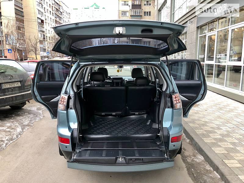 Внедорожник / Кроссовер Mitsubishi Outlander XL 2008 в Киеве