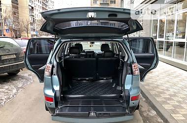 Позашляховик / Кросовер Mitsubishi Outlander XL 2008 в 