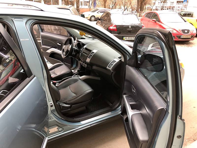 Внедорожник / Кроссовер Mitsubishi Outlander XL 2008 в Киеве