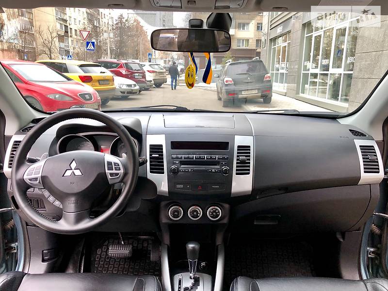 Внедорожник / Кроссовер Mitsubishi Outlander XL 2008 в Киеве